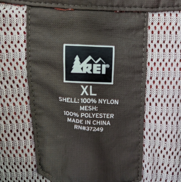 REI Sahara button Down Fishing Outdoor Shirt Sz Extra Large Red - Picture 8 of 8